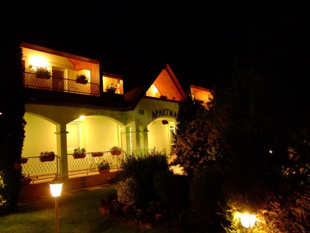 Rajna Apartmanhaz โบกาช ภายนอก รูปภาพ